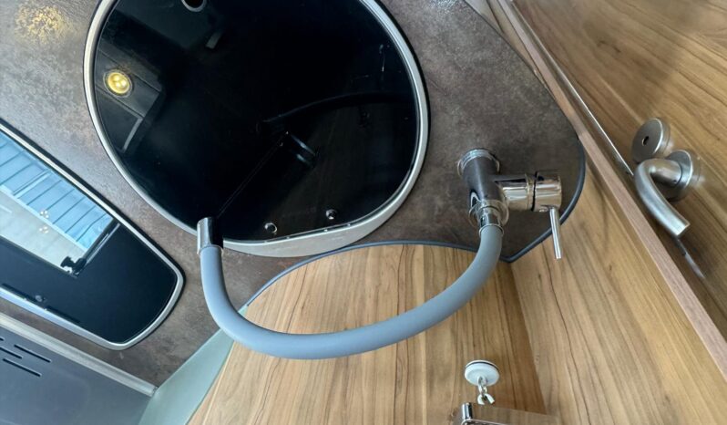
								PILOTE EXPLORATEUR G832 full									