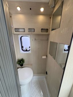 
										CHALLENGER VANS full									