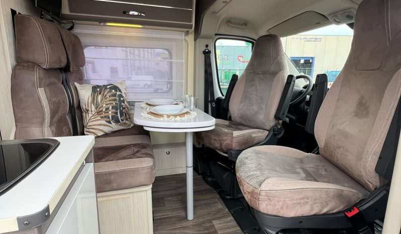 
								CHALLENGER VANS full									