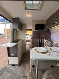 
										CHALLENGER VANS full									