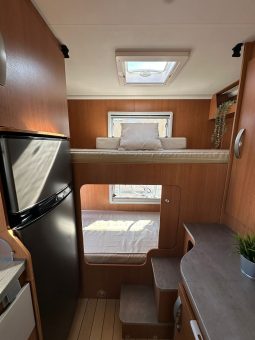 
										PILOTE AVENTURA P710 full									