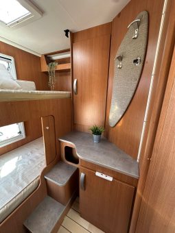 
										PILOTE AVENTURA P710 full									