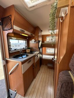 
										PILOTE AVENTURA P710 full									