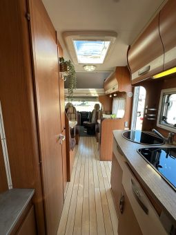 
										PILOTE AVENTURA P710 full									
