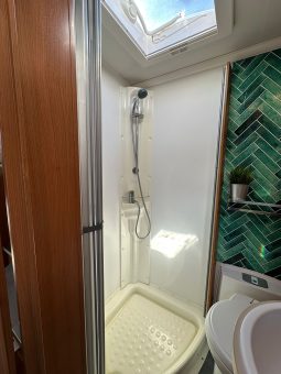
										PILOTE AVENTURA P710 full									